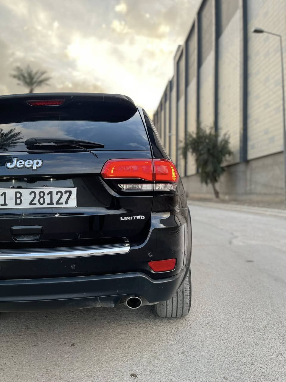 جيب امريكي لمتدد
داخله كلين كفاله عامه فقط بارد بالجاملغ الخلي 
محرك 3600 
ماشيه ١٣٠ ميل
كير محرك شرط كفاله 
مواصفات لمتدد فول للاخير 
بصمه 
سلايت فتحه 
صندوك كهرباء 
شيفتات ستيرن 
كراسي كهرباء / كراسي جلد 
اشاير بالمري / مري هيتر 
لايت زينون عالي ناصي / كشافات زينون 
حساسات خلفيه 
مرايه اوتودم معتمه 
دبل كزوز 
شاشه وكامره دواره 
صدر امامي خلفي جديد ياتري تايرات كله جديد رقم شمالي ب اسمي شخصيا تحويل وكاله جاهز 
مكاني بغداد للاستفسار الاتصار ع الرقم 
***********
