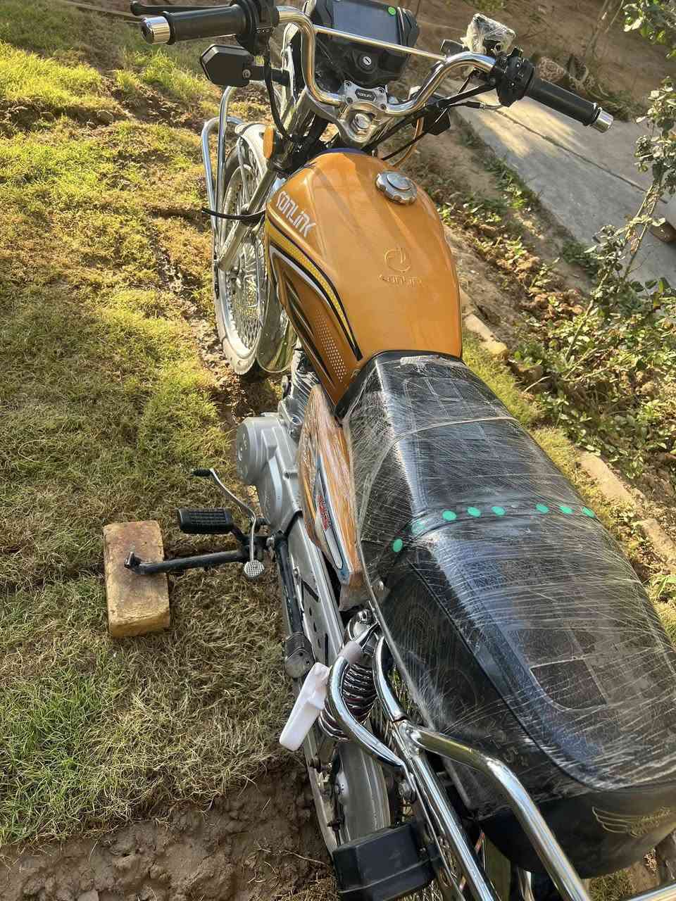 سلام عليكم تايكر للبيع مديل ٢٤ شكل ٢٥ 
كفاله عامه أي نقص ما بي المحرك سبانه ما ممدوده عليه 
الصلنصه مو مالتها لأصلية ضامها علمود الصوت  تريد كاتم تريد جعره مكاني ديالى بعقوبة الرحمه وصوره ظالمتها بل حقيقة احلى 
سعر 675الف بي مجال بسيط حك الجيه 
*********** للاستفسار تصال وتساب
