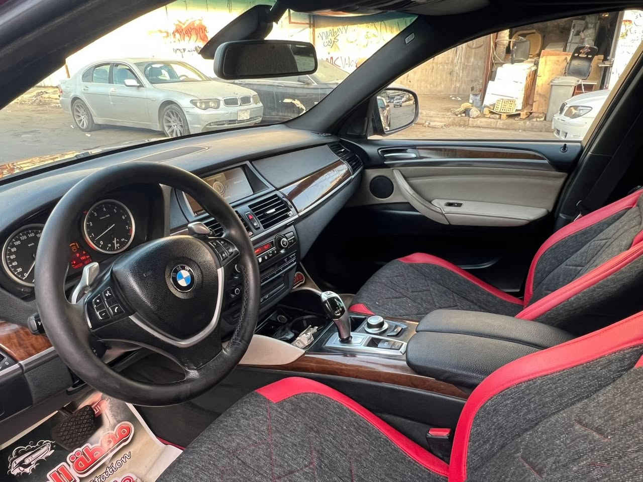 🚗 BMW X6 موديل 2009 للبيع – بغداد / مدينة الصدر
موديل 2009 للبيع – بغداد / مدينة الصدر
 • المحرك: 6 سلندر N54
 • السعة: 3.5 توربو
 • المشي: 183,000 كم
 • المدينة: بغداد – مدينة الصدر

🔧 الحالة الميكانيكية:
 • المكينة ممتازة جدًا
 • منظومة الماء والتبريد جديدة بالكامل
 • كير تبريد + حساسات جاهزة
 • الجير شغال تمام
 • الفور ويل ملغي

🛞 المواصفات:
 • ويل كب حجم 20
 • الإطارات الخلفية تو سايز
 • كشنات جلد مغلفات مخمل
 • رقم لوحة مميز

🎨 الهيكل:
 • صبغ حزام فقط
 • بدون حادث

⚠️ ملاحظات (مذكورة للشفافية):
 • فتحة السلايت عاطلة
 • الكاميرا الخلفية عاطلة

💰 السعر:

14,000$ قابل للتفاوض
اتصل ***********
