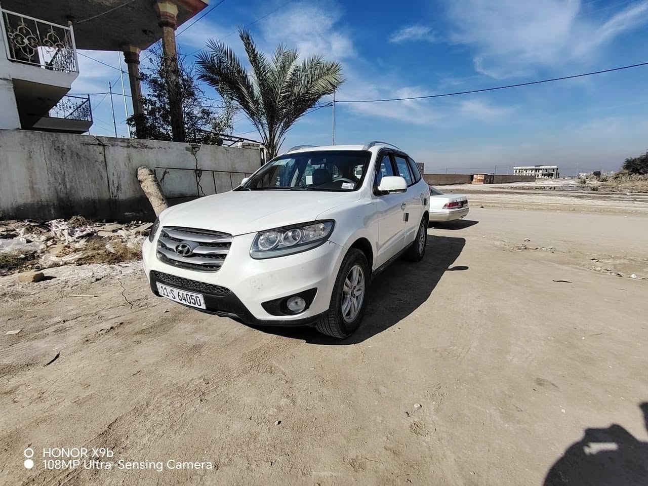 السلام عليكم هونداي سنتافي 2012خليجي فول موصفات السياره سته سلندر بيه تجيه ومصبوغه عام  المكان حله السعر 90. بيع مستعجل بسمي رقم الهاتف ***********
