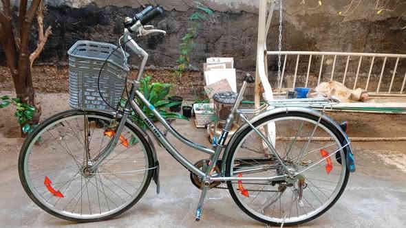 السلام عليكم 
باسكل للبيع نوع ياباني حجم 27 شغال كله وكلشي مابي عوزه كشن و بايدر فقط الباسكل خير من الله عقرب 6نمر 
سعر 70 قفل مكاني الكريعات رقم الهاتف متوفر واتس اب ***********
