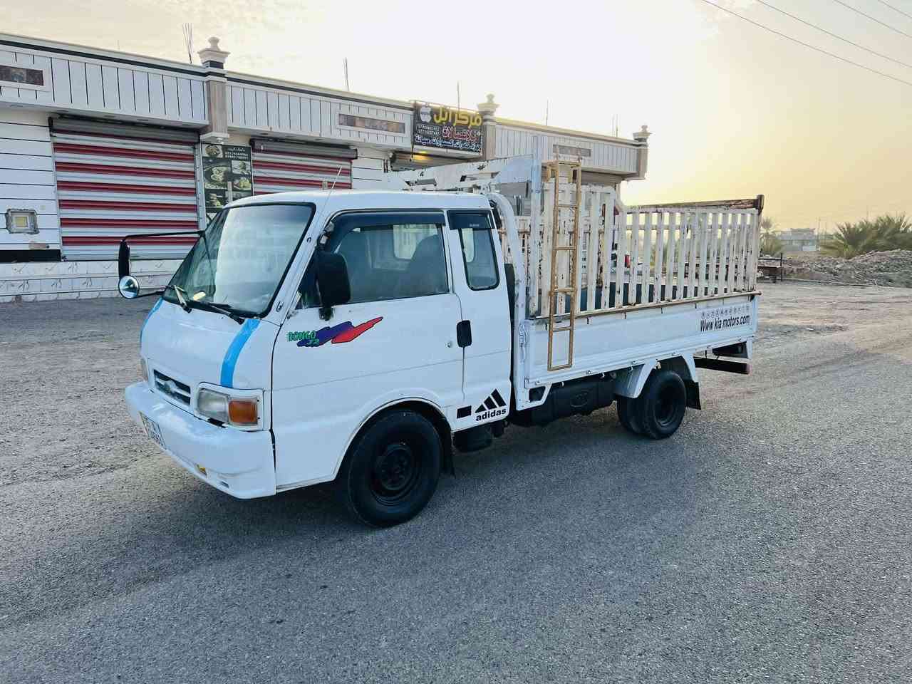 ع بركه الله كيا بنكو موديل ٩٦ رقم انبار هزه وسنويه قبل اسبوع مستلمهن مكفوله كفاله عامه شاصي رقم شاصي كير محرك اكسل بدلته جديد تخم تاير جديد
سياره الف متصرف عليها مال جناي 
السعر ٥٤ وبيها مجال 
مكان السياره الرمادي البوعبيد /
الاتصال 
***********
