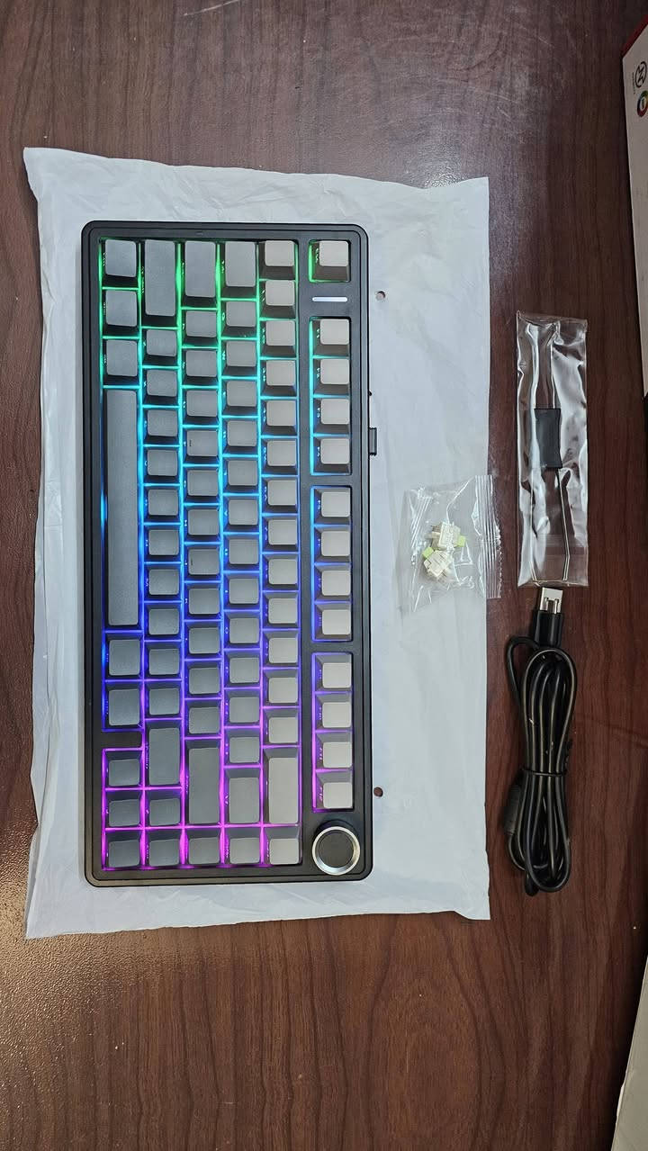 توفر كيبورد aula F75 pro
جديد غير مستخدم بسعر 50 الف سعر ثابت


**إذا كنت صاحب هذا الإعلان وتريد حذفه لأي سبب، رجاءا أرسل رسالة إلى الدعم الفني**