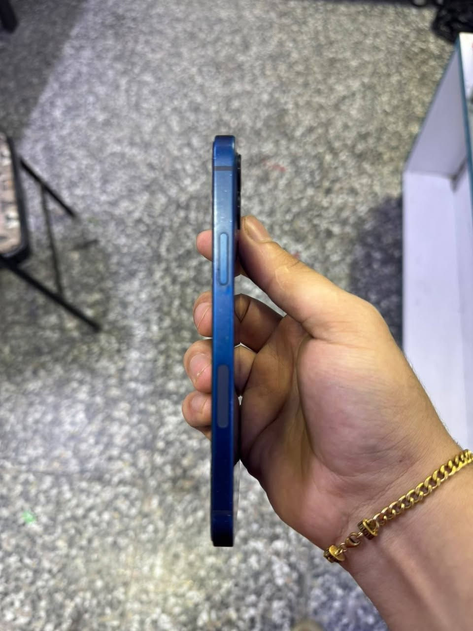 سلام عليكم
ايفون 12

ذاكره 64

بطاريه ٨٠

شريحه واكفه مالته
جهاز نضيف مامبدل بي كلشي

سعر ٣٠٠ وبي مجال

استفسار اتصال ***********
