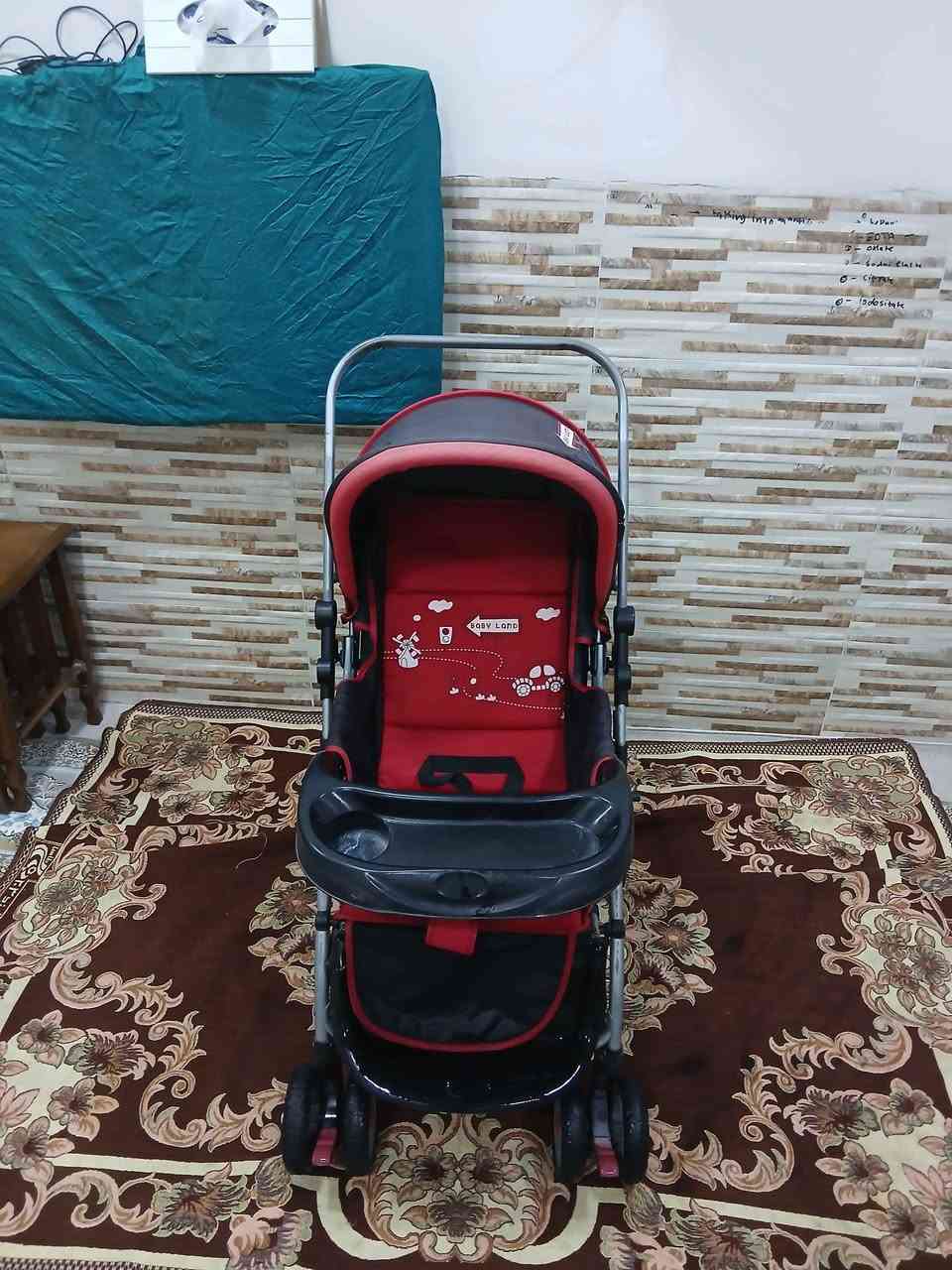 عارەبانەی مناڵ ئەوروپی حەجم گەورەیە زۆر تۆکمەیە ، دەسکەکەی یەتە پێشەوە ڕوت لەمناڵەکەبێت ، کورسیەکەی پاڵ ئەخرێ بۆخەون و تەواو تەختەکرێ ئەتوانی لەتازە لەدایک بوەوە مناڵێ تێبکەی ، ژێری پێوەیە بۆت هەڵگرتن ، قایشی بەستنەوەی هەیە ، بچوک ئەکرێتەوە بۆناوسەیارە 
سعریشی زۆر گونجاوەو قفڵی 30 هەزارە بێمعامەلە 
سلێمانیم، گەیاندن هەیە*********** السليمانية, العراق
