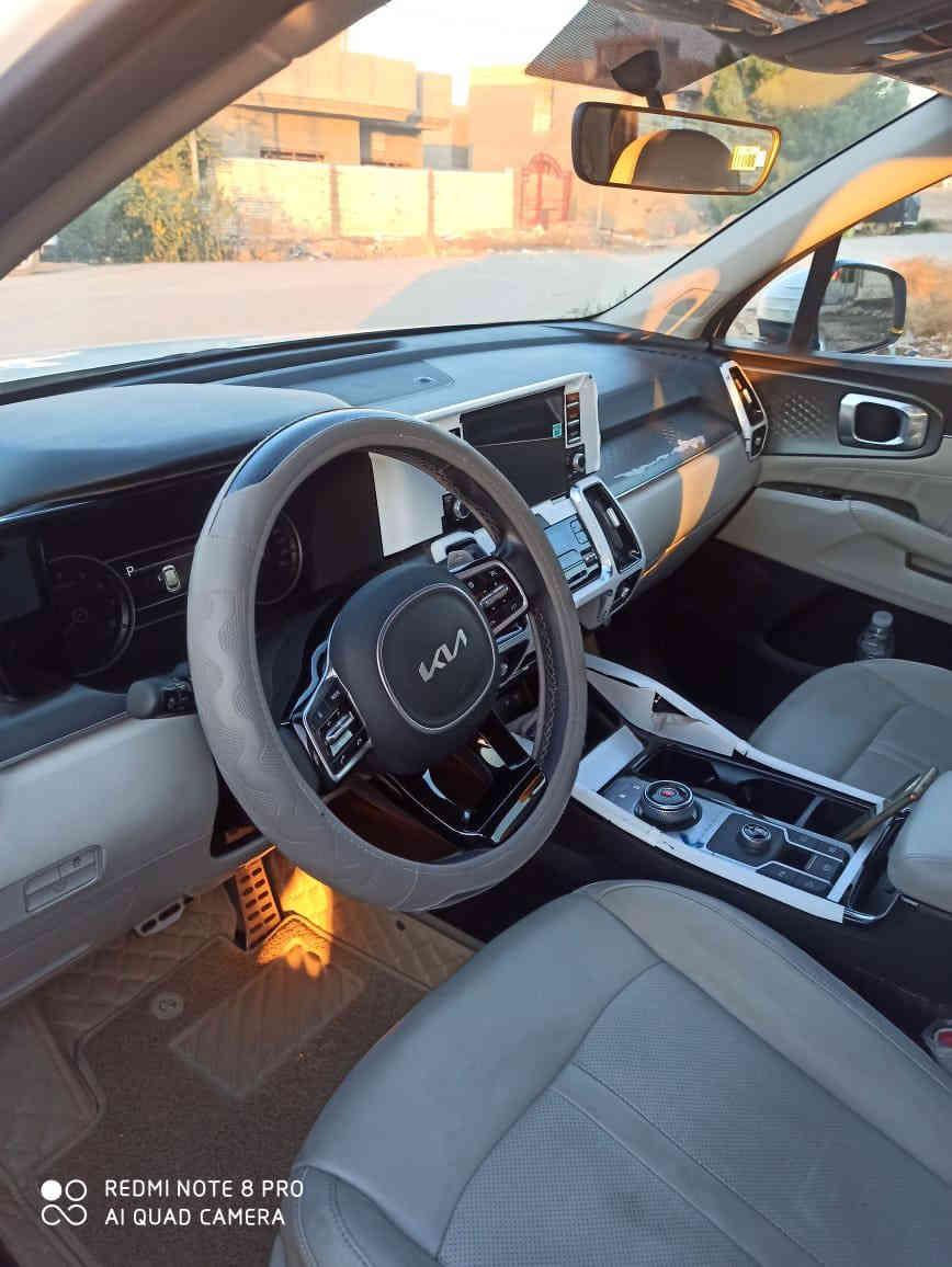 السلام عليكم
سورنتو 2023 للبيع
السيارة مكفولة كفالة عامة من الصبغ والضربة والتبديل والبارد والشخط والرصعة والتكحيل حتى الدعاميات 
ماشية 21 بحالة الوكالة زيرو
فول 1/1 عدا البانورما
كير ماوس 
سايد بريك بصمة
6 سلندر 
بصمة
7 راكب 
كشن جلد
كشنين كهرباء 
4 كامرات
وباقي مواصفات السورنتو المعروفة
السعر 307 وبيها مجال
مكانها بابل حلة
***********
