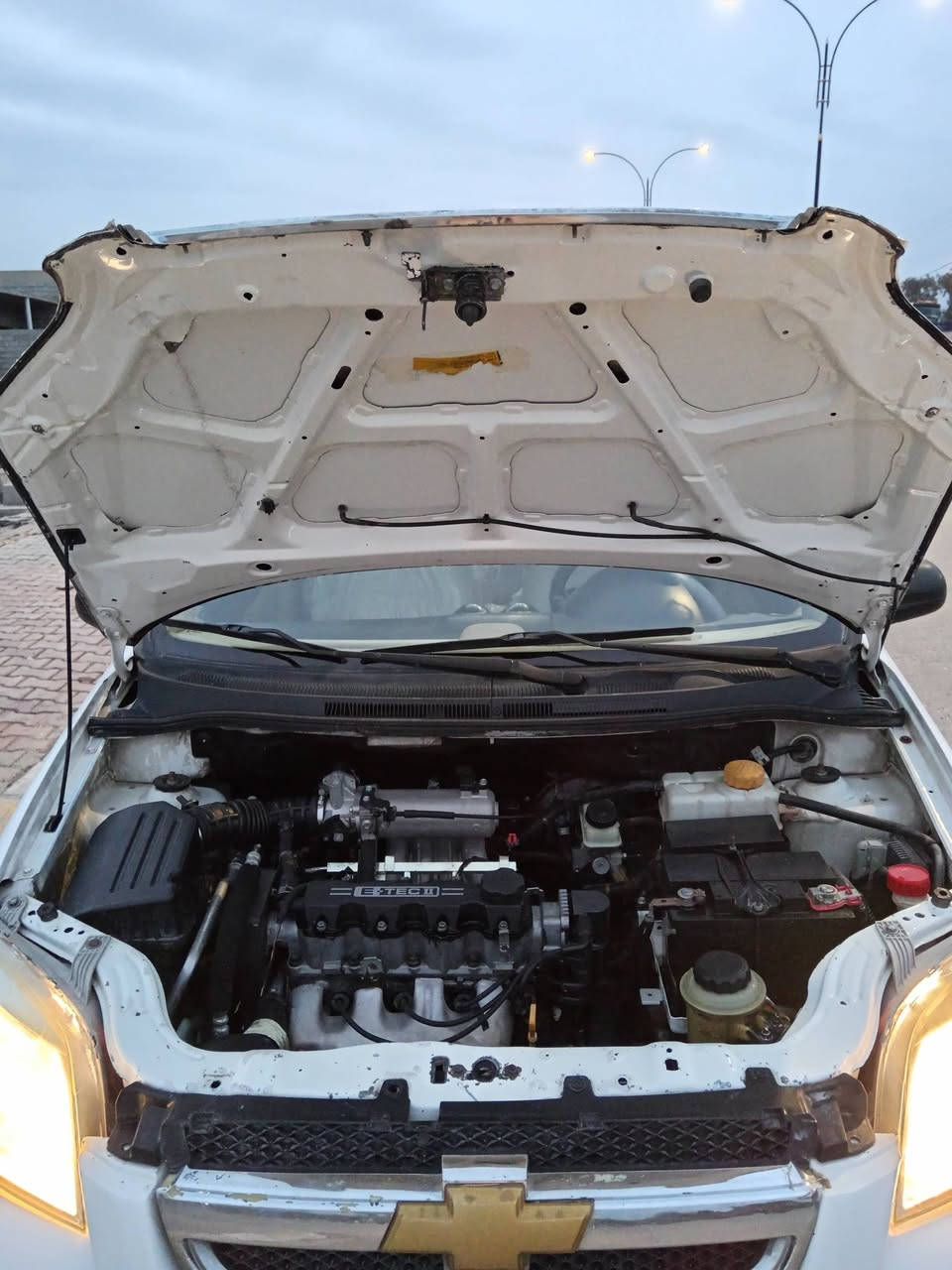 بسم الله الرحمن الرحيم
شوفرليت أفيو 2010 خليجي رقم اربيل دولي گير عادي
گير و مكينة و تبريد ثلج كلها 100٪
صدر أمامي و خلفي 100٪
طخم تايرات جديده
كهربائي كلها شغال
سنويه منتهيه صاير ٨ اشهر؛ فقط تدفع  غرامه ١٥ الف عند تحويل سنويه
غرامات مرورية ماعنده الحمدلله 
فقط فقط عدها قطعتين ونص صبغ بدون لغد و بدون دواخل و شواصي 
سياره قطرة مصرف مابي مال البيت موظفي
مكان السيارة /كركوك 
***********
