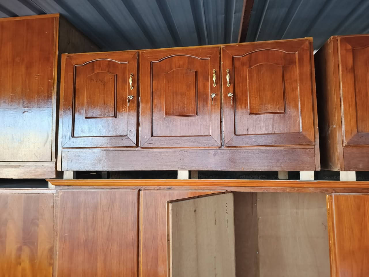 السلام عليكم  مسواگ جديد اخشاب في (ساحة الخضرانيه )
ابوسمير الجبوري   للأثاث المستعمل والجديد مع ( غرفة نوم ) الموقع الخضرانيه الشارع العام للأستفسار الأتصال على الرقم (***********) و بي واتساب
