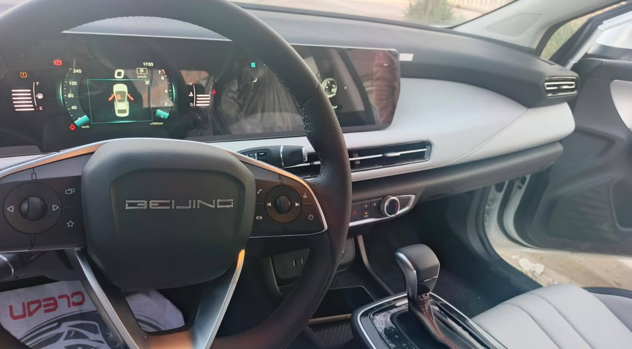 للبيع سياره بايك ((حره)) يو فايف بلص رقم فحص مؤقت   سياره زيرو
..BAIC U5 PLUS
 موديل .2026
حره 
مواصفات فول 
تعتبر من اقوى تجميع بالامتيازات اليابانية والصينية وعدهة تعاقد مع المارسيدس

ويل كب ١٧ 
طي المرأة الجانبي
انذار 
تحديد مسار
مثبت سرعة 
حساسات كامرات ٣٦٠ 
رؤيه محيطيه تنبيه مركبات جانبي
كشاف ضبابي 
مانع انزلاق 
كشنات جلد نابا الماني 
سستم صوت روعه اعتمادي 
تحكم كهربائي بكرسي السائق 
ارباك 
محرك  تنفس طبيعي ميتسوبوشي ياباني 
بدن الماني
كير ياباني
هند بريك كهربائي 
جام كهرباء 
مثبت سرعه 
تدفئه تبريد سياره 

سياره زيرو  
السعر 130وبي مجال بسيط للشراي 
***********
