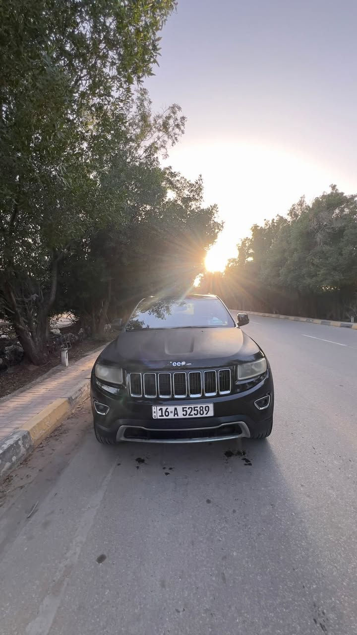 سلام عليكم للبيع Jeep شيروكي موديل 2017 حدث سياره موجود داخل الصور رقم سيارة قادسيه بسمي موجوده سياره محافظة النجف سعر 180$ رقم اتصال ***********او على رقم ***********
