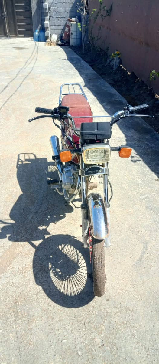 السلام عليكم مـتآح تآيكر مـوديل 2019 نضـيفه آلسـعر 400 وبــيه مجال *********** وشـرآي بــي خير ويدلل
