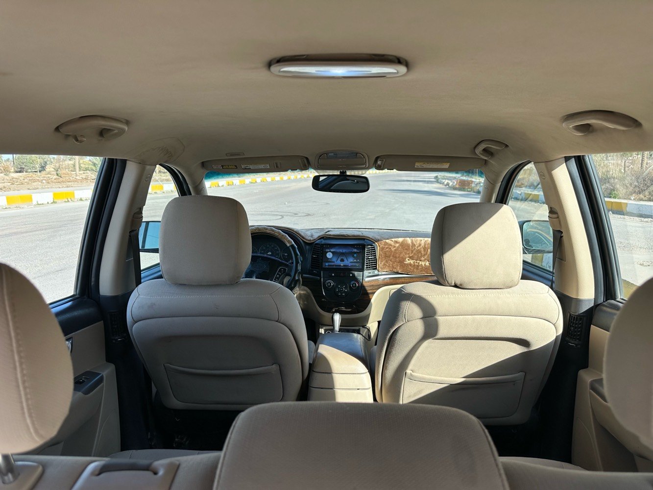 السلام عليكم سنتافي ٢٠١٢ امريكي
رقم بغداد انكليزي بسمي
تخم تاير 
باتري جديد 
تبريد ويا السويج 
داخل بيجي 
تبريد قطعتين 
السياره جديده بمعنى الكلمه 
مكينه ٢٤٠٠ 
لون حبري 
حداديه جديده شرط الفحص 
السياره بيها صبغ ربعين الباب 
وحادث امريكا بنيد وجاملغ 
سنويه جديده 
هزه جديد 
عنوني بابل الحله 
رقمي ***********
السعر ١٢٥ وبيها مجال
شنو موديل السيارة وسنة الصنع؟: 
٢٠١٢