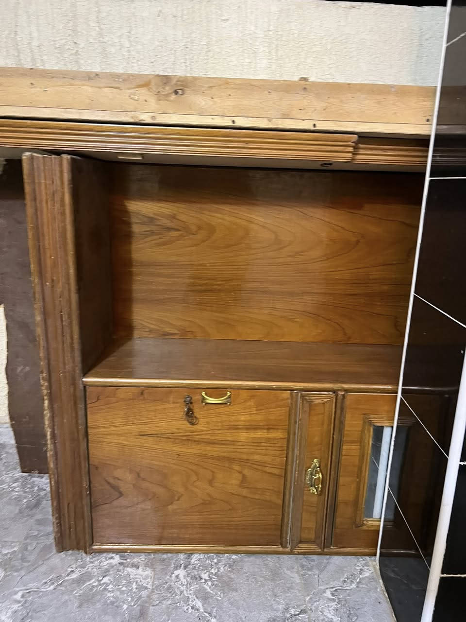 للبيع غراض بيت نظيفة
الاخشاب نجارة عراقي
كونتر حطاطة متر ونص
كاروك كهربائي حديث ولادة الى سنتين غير مستخدم 
اي استفسار خاص
لطفاً اذا مو شرايه لتكتبلي


**إذا كنت صاحب هذا الإعلان وتريد حذفه لأي سبب، رجاءا أرسل رسالة إلى الدعم الفني**