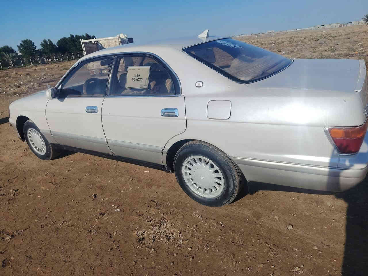 السلام عليكم بطه منفصل موديل ٩٤ للبيع هزه جديده رقم نلكيزي بسمي تحويل ثاني يوم مكينه وكير مكفول سياره جاهزه استعمال شخصي حداديه جديد تخم تاير جديد ضربه بس جاملق خلفي بي ضربه خفيفه سعر 62 مكاني بغداد المعامل الهاتف ***********
