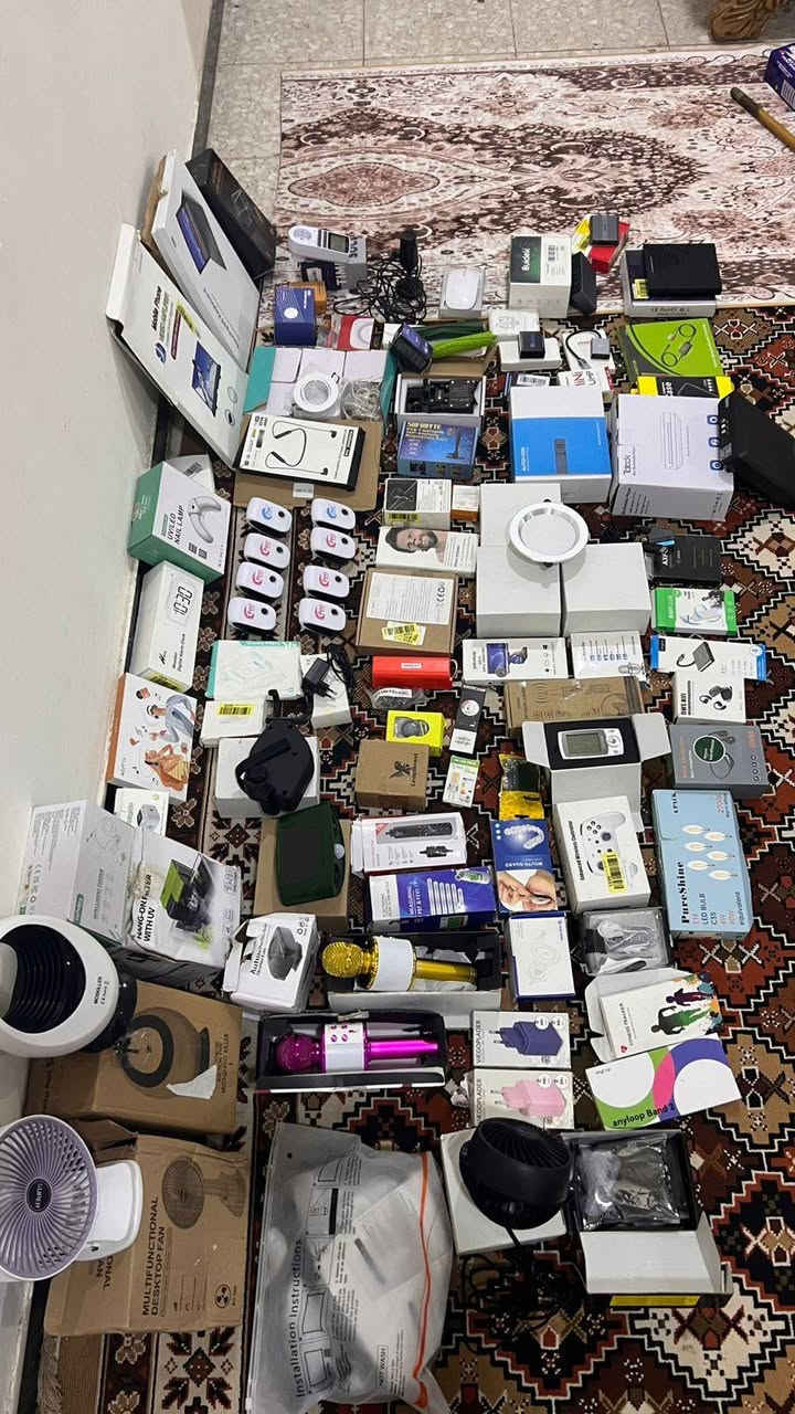 شلعة امزون بريطاني اللكتروني 
96 قطعه محسوبات 90 كله شغال
تواصل واتساب 
*********** 📞💻📲💸
