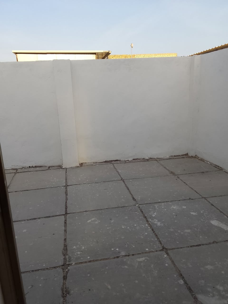 بيت للبيع حي الوفاء 50م
طابقين يحتوي على غرفتين وصاله ومطبخ وصحيات سعر 105مع المجال للتواصل ***********
