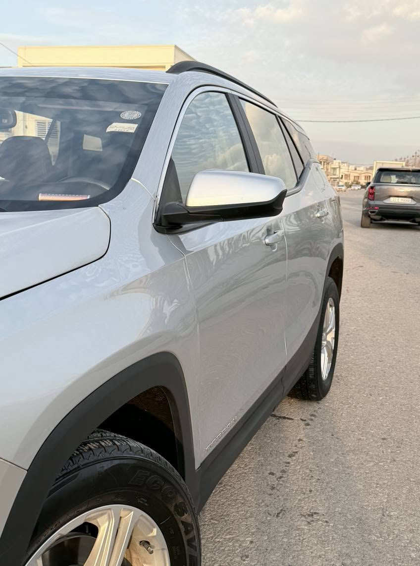 🚘 GMC Terrain 2022 بۆ فرۆشتن (SLE)
​زانیارییە سەرەکییەکان:

سعر: 16500$
ڕقم شانصی: 3GRALTEV4NL 264886

​جۆری ئۆتۆمبێل: جی ئێم سی تێران (GMC Terrain)
​مۆدێل: 2022
​ڕەنگ: ڕەساسی
​بڕینی ڕێگا (ماشە): 93 هەزار کم
​قەبارەی بزوێنەر: 1.5L Turbo (4 پستۆن)
​سیستەمی لێخوڕین: فۆڕوێڵ (AWD)
​تایبەتمەندییەکان (Specifications):
​بەسمە: (بەسمەی ئیشپێکردن، بەسمەی دەرگا، لایت بەسمە)
​شاشە: شاشەی گەورەی ئەلیکترۆنی + شاشەی دشبۆڵ دیجیتاڵ.
​سیستەمی دەنگ: سیتەمی سماعاتی BOSE (ناوازە).
​ڕادار: ڕاداری پێشەوە و سیستەمی دیاریکردنی ئاراستەی ڕێگا (تحديد مسار).
​کوشنەکان: کوشنی سایەق کارەبایی + هیتر (گەرمکەرەوە).
​سیستەمی کارەبایی: هاندبرێک بەسمە، ئۆتۆ هۆڵد (Auto Hold)، ئۆتۆ ستارت و ستۆپ.
​بارگاوی کردن: شەحنی بێتەل (Wireless Charger).
​کامێرا: کامێرای دواوەی روون و باکوالیتی.
​لایت و ڕووناکی: لایت و پلاجکتۆر و بکڵایتەکان هەمووی LED و زینۆنی بێلادی.
​تایبەتمەندی تر: ئیشپێکردن لەدوورەوە (Remote Start)، تەبرید مەرکەزی و لەمس، تەحەکوم سوکان.
​تێبینی دەربارەی باری ئۆتۆمبێلەکە (Body):
​ئۆتۆمبێلەکە ٣ پارچە شوێنی لێدراوی هەیە (بۆنێت، چاملغ، دەرگای تەنیشت سایەق).
​خاڵی گرنگ: دەرگا و چاملغەکە گۆڕدراون بە پارچەی شەریکە (بێلادی)، واتە بەرزترین کوالێتییان هەیە و بێ کێشەن.
​بۆ زانیاری زیاتر و پەیوەندیکردن:
دەتوانن پەیوەندی بکەن بەم ژمارەیەی خوارەوە (یان لە ڕێگەی واتسئاپ و ڤایبەر):
☎️ ***********

///////////////////////////////////////

𝐆𝐌𝐂 𝐓𝐄𝐑𝐑𝐀𝐈𝐀-𝐃𝐄𝐍𝐀𝐋𝐈 2024                              

جي ام سي تيران  موديل : 2022

اللوان : رصاصي

عداد المسافة : 93 الف

حجم المحرك : 1.5L TURBO (4،سلندر)

ملاحظة السيارة : الباب و الچاملخ و بۆنیت(الباب وچاملغ موبدل شريكه)

المصفات : SLE
 
 مواصفات 
شـــاشـــة الكتـــرونـــي 
بصمة تشغيل
ابواب بصمة
تشغيل عن بعد (𝐑𝐄𝐌𝐎𝐓𝐄 𝐒𝐓𝐀𝐑𝐓)
شحن وايـــر لـــيس 
شاشة دشبول ديجيتال
سستم سماعات (𝐁𝐎𝐒𝐄)
كاميرة خلفي
هاند بريك بصمة
اوتو هولد (𝐀𝐔𝐓𝐎 𝐇𝐎𝐋𝐃)
اوتو ستارت (𝐀𝐔𝐓𝐎 𝐒𝐓𝐀𝐑𝐃)
اوتو ستوب (𝐀𝐔𝐓𝐎 𝐒𝐓𝐎𝐏)
رادار امامي (تحديد مسار) 
كشن سیاسق كهربائي 
كشنات هيتر
تحكمات استيرن 
تبريد لمس
تبريد مركزي 
فورويل (𝐀𝐖𝐃)
لايتات 𝐋𝐄𝐃 ليد عدسة زينون بيلادي
بيلاجكتور 𝐋𝐄𝐃 ليد بيلادي
بكلايتات 𝐋𝐄𝐃 ليد بيلادی

وبعد هواية مواصفات …

‏ ‎تفاصيل اكثر الاتصال علی ارقام التاليه 

‏ WhatsApp - Vibir

☎️*********** أربيل, العراق
