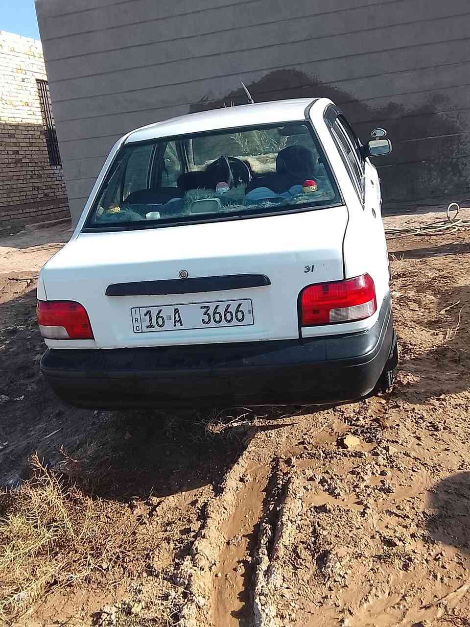 اسلام عليكم ورحمة الله وبركاته  سايبه للبيع 2011بيها صبغ جاملغ الخلفي كير ومحرك خير من الله  السعر 31وبيها مجال مكان الديوانية  قضاء عفك مالكها يمي رقم الهاتف ***********
