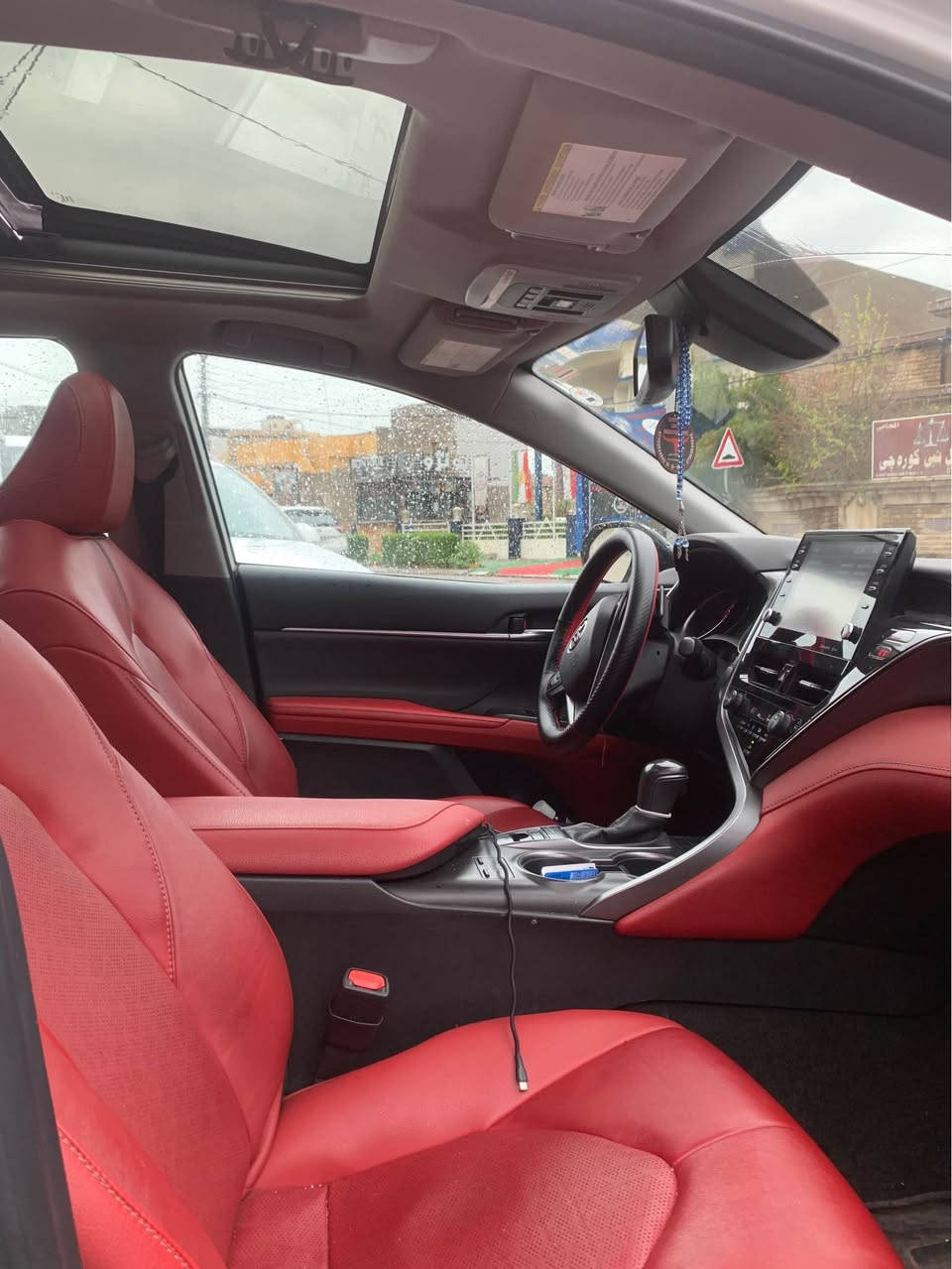 ▪️تويوتا كامري : 2023 Toyota Camry  ▪️
▪️للون ابيض صدفي ، سيارة حيل نظيف ▪️
▪️مواصفات : Xse فوول سقف اسود بيلادي ▪️
▪️سلايت ، دواخل جلد و احمر ، بصمة و شاشة▪️
▪️محرك V4,2,5 . كبس ماشي 68 الف ميل ▪️
▪️رقم اربيل دولي ، سنوية و هزة جديد ▪️
▪️سيارة فقط جاملغ خلفي صبغ ، مكانين تعديل ▪️
▪️سيارة نظيفة و مرتبة بدون مصاريف جاهز ▪️
▪️ايرباكات سليمة بيلادي ، شوية دواخل صندوق ▪️
▪️عنوان اربيل تحويل غرامة بشرط *********** ▪️

▪️سعر /  ٢٣٠ $  بيها مجال ▪️ أربيل, العراق
