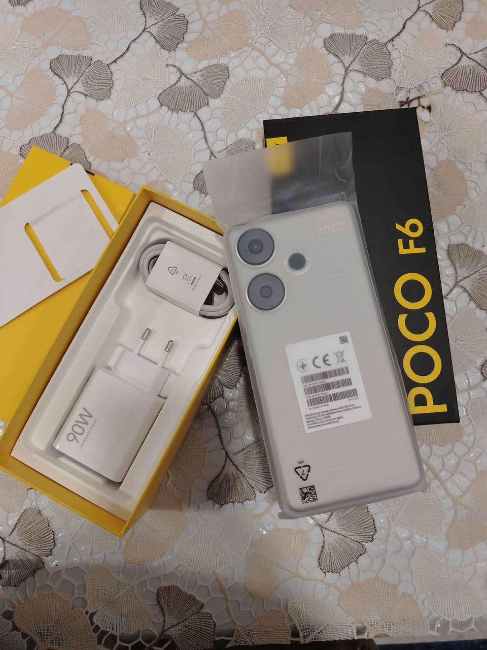 بوكو f6 ببجي120فريم الذاكرة 512 لون سلفر الجهاز جديد كلش مشتغل شيء بسيط أيام كلش جديد نسخة عالمية غراضة كاملة مامستخدمة لاصق الشركة عليه بعدة السعر 325الف قفل الجهاز جديد مكاني بغداد العامرية للإستفسار هذا رقمي وتساب*********** بغداد, العراق
