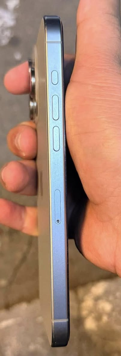 ايفون 15 Pro max
لون / رصاصي 
ذاكره 256 
بطاريه 85
مابي ضرر ولا مبدل شي
كارتونته موجوده
ب950 وبي مجال


**إذا كنت صاحب هذا الإعلان وتريد حذفه لأي سبب، رجاءا أرسل رسالة إلى الدعم الفني**