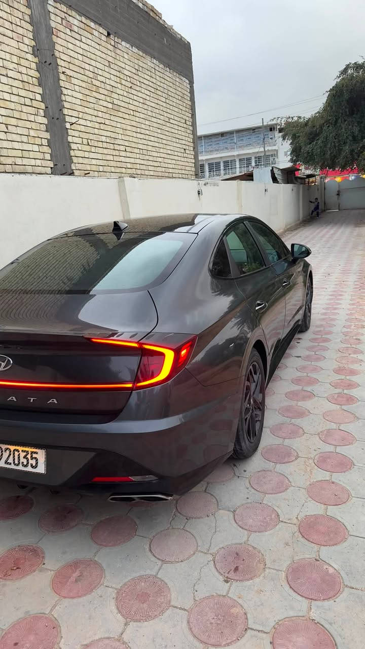 سوناتا ٢٣ فول sel plus
مكينه ٢٥٠٠ ماشيه ٢١ الف 
حادثها جانبي خفيف بدون ايرباك وبدون دواخل بجم كبس 
جاملغ تبديل وصبغ ب البابين بدون دواخل 
معوقين وكاله عامه سعر ١٦٠
***********
