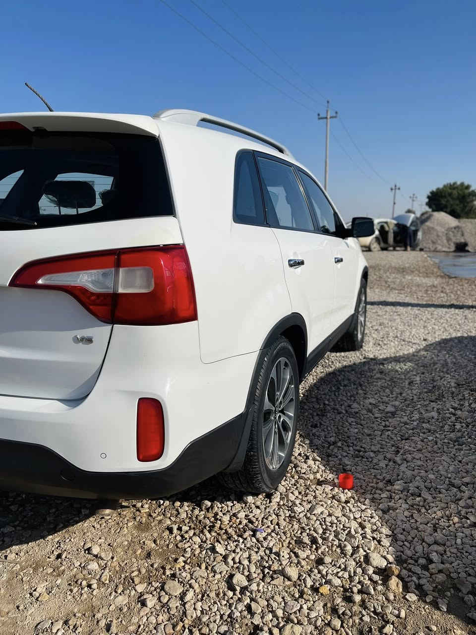 السلام عليكم 
سورنتو موديل 14  
6. سلندر 
سياره فول مواصفات 
بانور رامه 
مريا شفط 
حساس امامي خلفي 
كشنات  كهرباىي 
زراكات لايت امامي 
 7 راكب 
3 قطع تبريد 
رقم نجف سنويه 2030 
بيهه فقط الجاملغ الامامي اليمين مرشوش (جهت السدر) 
الباقي سياره مكفوله وسياره نظيفه 
سونار جديد قبل يومين مسوي 
مكاني دوانيه دغاره سعر 195 شراي بي خير يدلل 
***********
