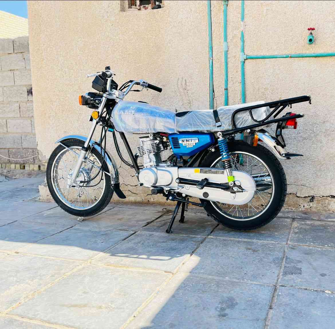 سلام عليكم دراجة للبيع نامة تعمير 26 اوراق سكنر تعميرة من نوفل اول تبديلة دهن حتة بعده ما ساحكة سعر خاص هاذة رقم ***********
