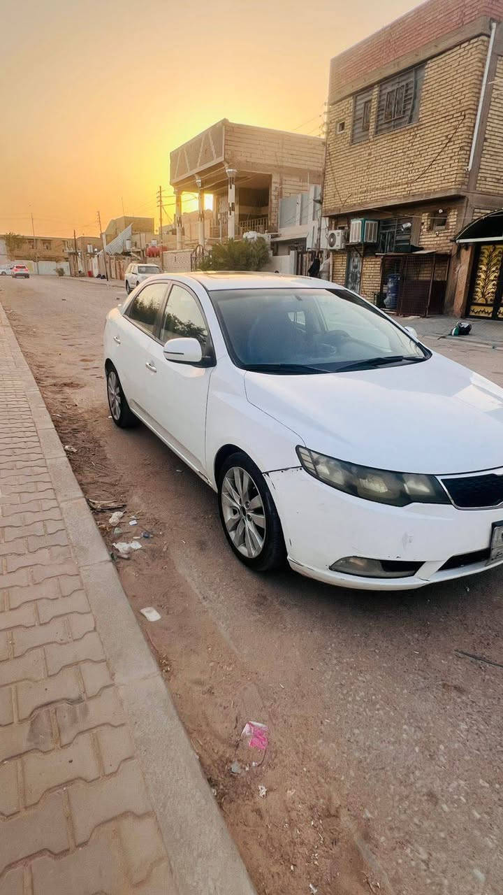 للبيع Kia Cerato 2013 فول مواصفات
أوتوماتيك، محرك 1600، فتحة، بصمة، تحكم سكان، تبريد ثلج، رقم أربيل.
السيارة نظيفة جداً استخدام شخصي، بيها باب الصدر صبغ بدون حادث وشويه يم قبق البانزين 
للأستفسار الاتصال على 
***********
