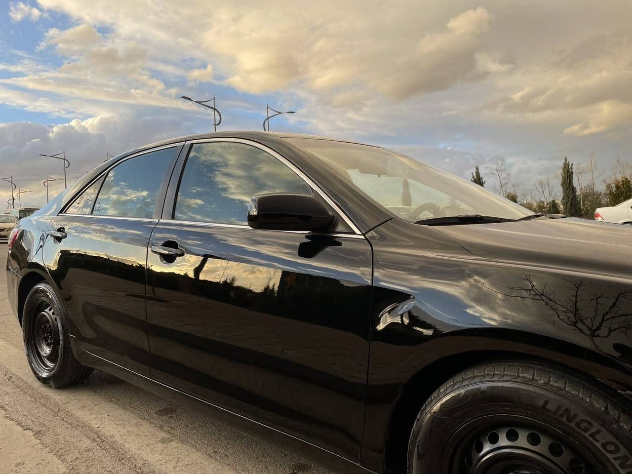 کامری 2011 LE ئەمریکی گێڕومەکینەی نەکراوەتەوە بە شەرتی هەموو شتێ 180000km ڕۆشتوە یەک پەڵەی بچوک بۆیاخە و  یەک چەمەلەغی پێشەوەی گۆڕاوە بە بیلاد و بێ کاڵ بونەوە و بێ شوختە و پێش و دوای قرچی نییەسەنەوی تا 2029 تازەیە بە ناوی خۆمانەوەیەچوار تایەی نوێ لەسەرەتەقە و ڕەقەی بە شەرت چرکەی تیانییەسەیارەکە زۆر تازەیە و ڕەشی قەترانە نرخی 131$ گەڵا و معالەی برایانە
0774 190 9595
0751 800 1933 السليمانية, العراق
