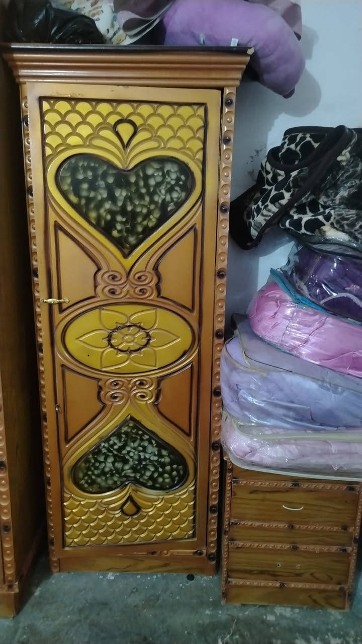 سلام عليكم غرفه اخشاب للبيع السعر مليون و100 نضافه مثل مشوف الرمادي التاميم ***********
