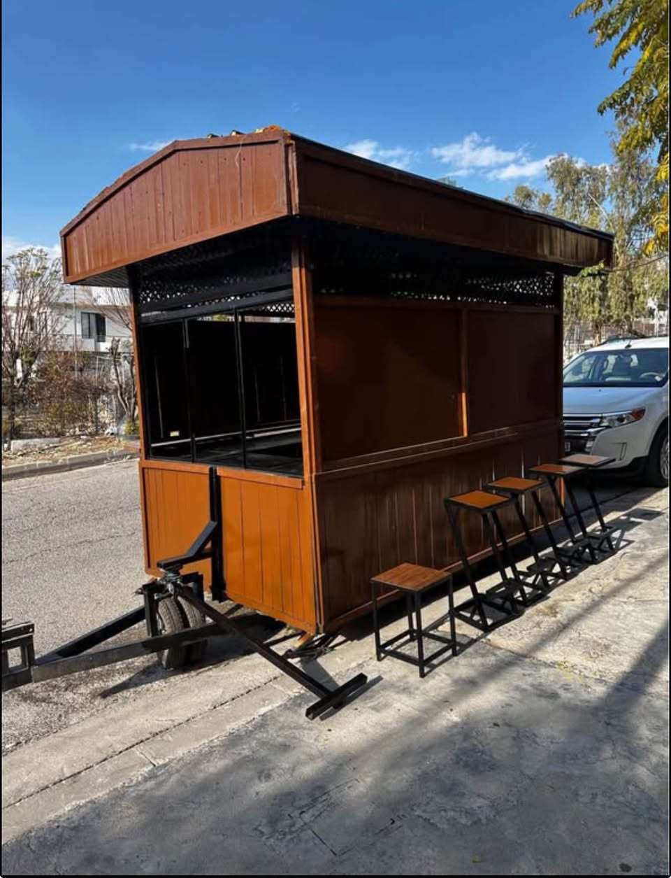 ئەم کۆشکە بۆ فرۆشتن
‎کۆشکەکە زۆر پاک و جوانە
‎بۆ هەموو ئیشێکی خواردەمەنی گونجاوە
‎مەخسەلی تیایە
‎٣ مەتر بە ١.٨٠
‎تایەی لە ژێرایە بۆ گواستنەوە
‎ڕەقەم تەلەفوون
*********** السليمانية, العراق
