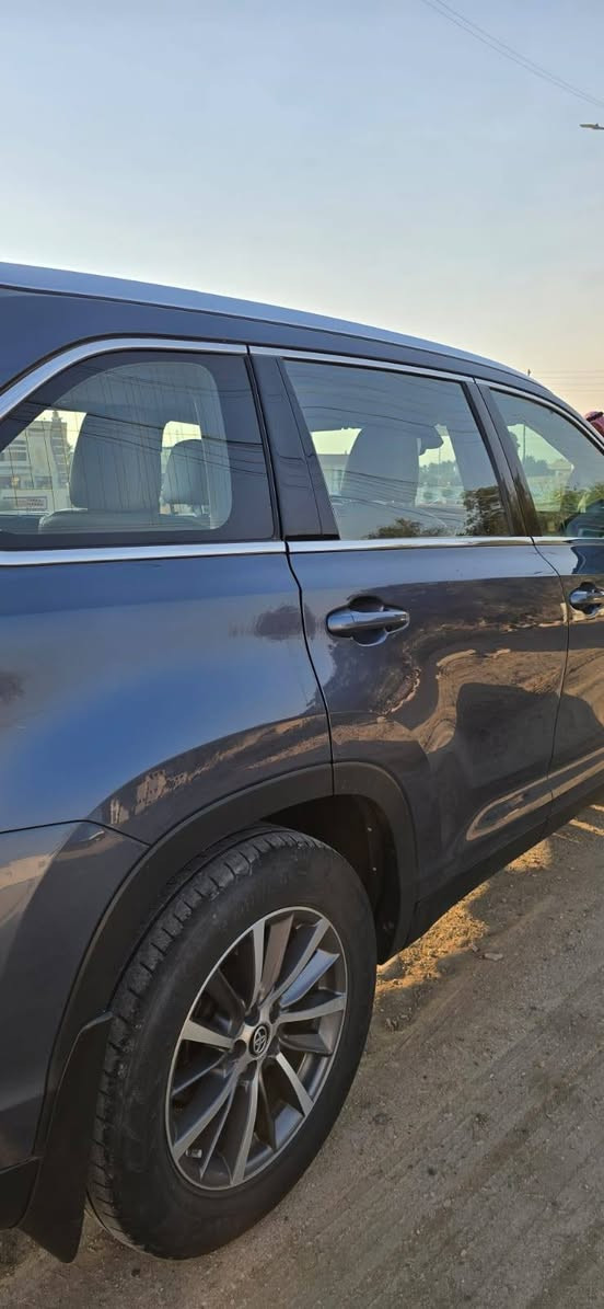 تويوتا هايلندر امريكي موديل ٢٠١٩ فول مواصفات رقم بغداد صبغ بنيد مع نص جاملغ يمنه امامي تحويل مباشر ..السعر ٢٣٨ ورقه بي مجال..مكانها..الرمادي...للاستفسار ***********
