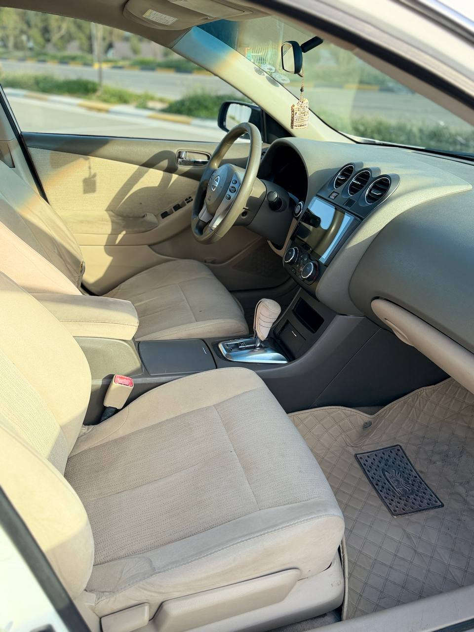 سلام عليكم 
نيسان التيما خليجي 2012  سنويه ورقم جديده محرك وكير مكفول سونر مرفق فقط جامرلغ صبغ مكاني قضاء كلار الشراي يتصل 
***********
***********
