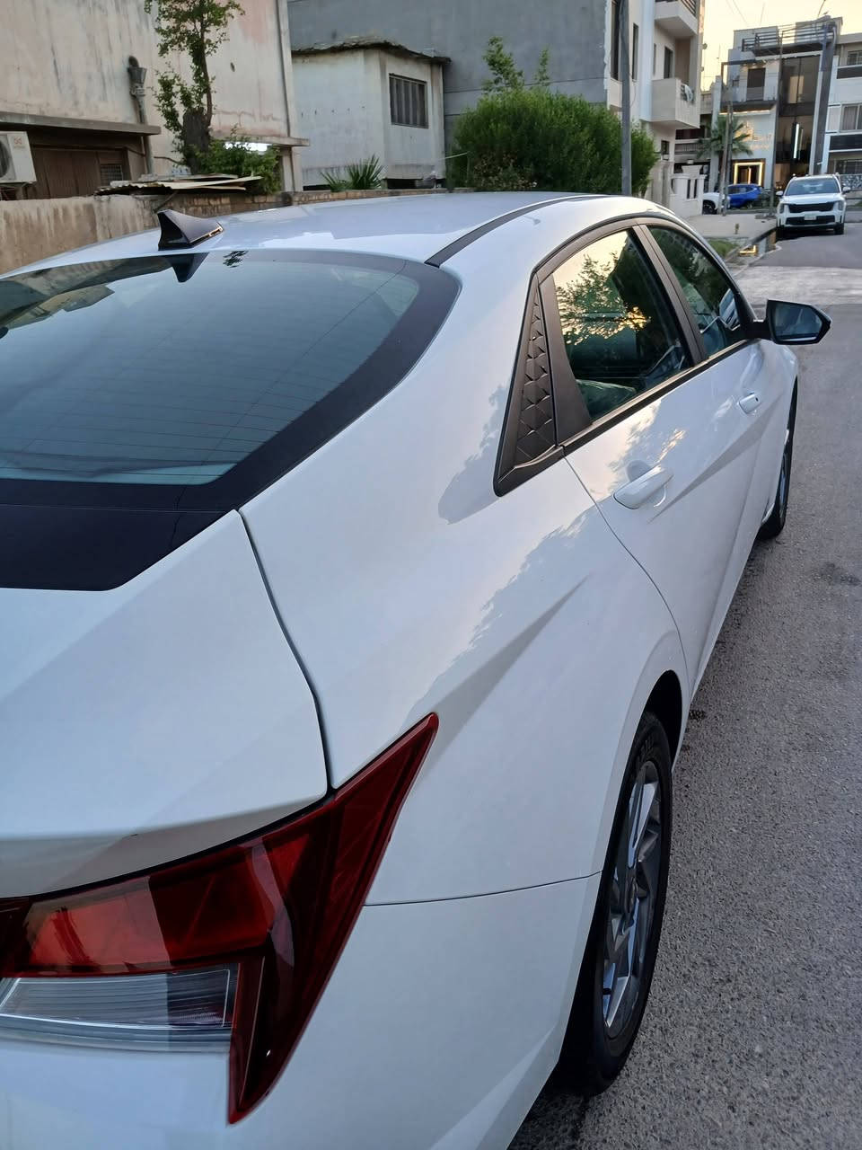 النترا وارد امريكي موديل 2024 ماشيه  ٤٣ ميل محرك ٢.٠ بدون دوانز بعدها جديدة حادثها فقط بنيد وجاملغ مبدلات وشويه مصبوغ من الباب فقط بدون رقم منفيس تترقم جميع المحافظات فول مواصفات  عدا الفتحه معروفه مواصفاتها مابيها اي نقص مكفوله من كلشي محرك كير تبريد صدر بحاله الوكاله كلها مكفوله من شواصي ولغود تاخذها متصرف عليها فقط رقم وثاني يوم تباشر بالمعاملة سعرها ١٣٥ ورقه بيها مجال جدا قليل للشراي واني بخدمتكم مكانها بغداد اليرموك للاستفسار اكثر اتصل وتساب او فيس ***********
