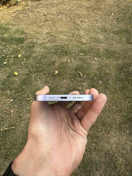 ايفون 12 ذاكرة 128 
300 الف 
الجادرية 
*********** واتساب
