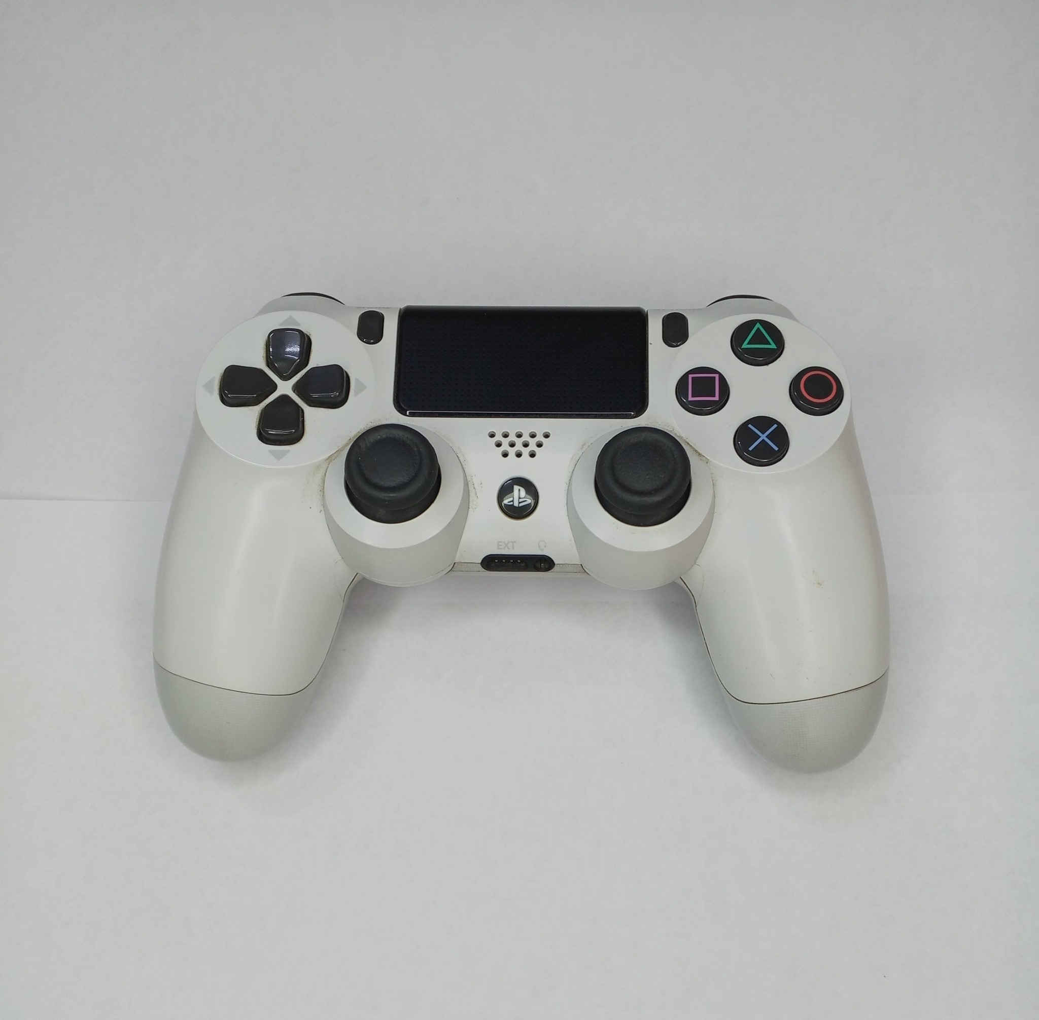 السلام عليكم 
بلاي ستيشن 4 فات
تجي وياة الملحقات كاملة
واقراص 2 لعبة Call of Duty 
ولعبة حرب مترجمة باللغة العربية 
مع جويستك 2 ابيض وذهبي 
وكابل ال HDMI 4k 
السعر 250 قفل


**إذا كنت صاحب هذا الإعلان وتريد حذفه لأي سبب، رجاءا أرسل رسالة إلى الدعم الفني**