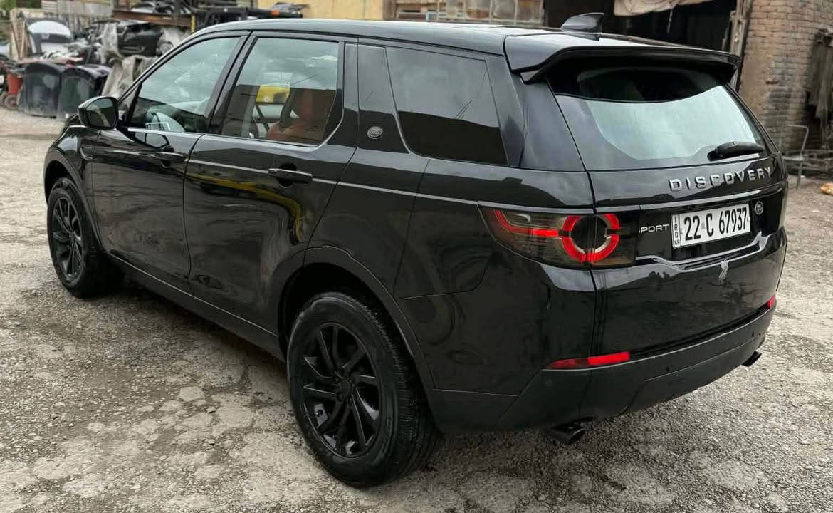 ✨ السلام عليكم
🔥 Land Rover Discovery Sport 2018 🔥
للبيع أو المراوس
💰 السعر:153 ورقه 💰
📍 رقم اربيل  (باسمي)
📍 الموقع: بغداد – بسماية
⭐ المواصفات:
✔️ محرك 2.0 Turbo اقتصادي وقوي
✔️ كير أوتوماتيك
✔️ ممشى 40 ألف كم قابل للزيادة
✔️ فول مواصفات
🔹 حساسات أمامية وخلفية
🔹 كاميرا خلفية
🔹 ليدات نهارية + كشافات ضباب
🔹 سقف بانوراما كامل
🔹 مقاعد جلد ومخمل
🔹 مقاعد كهربائية (السائق والراكب)
🔹 نظام صوتي Meridian الفاخر
🔹 نظام قيادة Sport مع شفتات خلف المقود
🔹 كروز كنترول
🔹 تحكم كامل من المقود
🔹 حساسات مطر وتشغيل المساحات تلقائياً
🔹 مرايا كهربائية مع الطي التلقائي
🔹 إنارة ترحيبية أسفل المرايا
🔹 إشارات مدمجة بالمرايا
🔹 ويلات أصلية قياس 19 إنج
✅ وارد أمريكي
✅  صور الحادث بالمنشور 
✅ صبغ نصف الباب الخلفي فقط
✅ بدون فتح إيربگ وبدون أي ضرر بالهيكل
✅ السيارة نظيفة جداً وجاهزة للاستخدام
📄 السيارة باسمي، تحويل فوري أو وكالة.
🔢 رقم اربيل الجديد هزه سنويه كله جديد 
السعر 153 ورقه 
📞 للاستفسار:
***********
