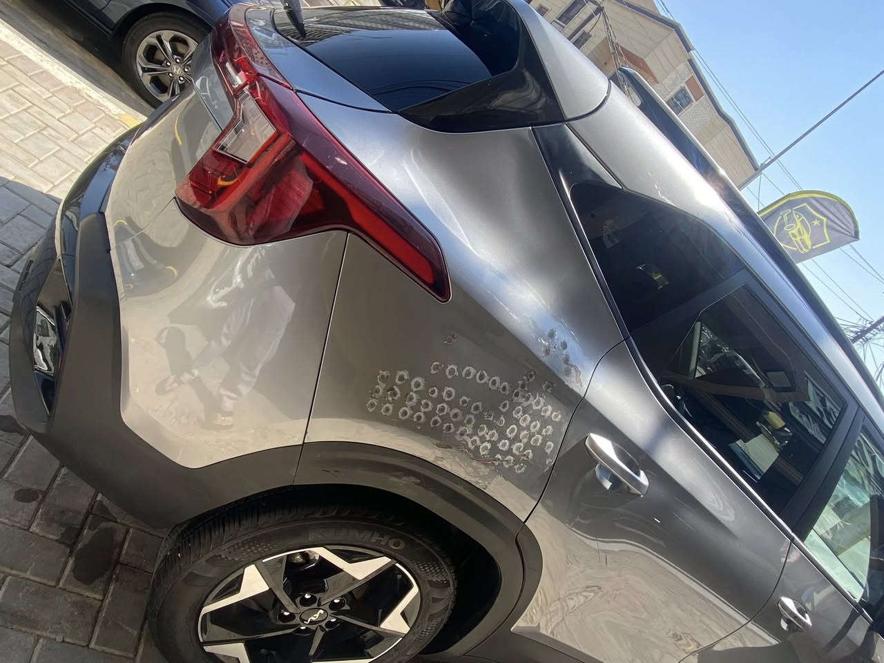 KIA SELTOS (S) 
سيليتوز مواصفات S موديل 25 
قياده ذاتيه 
تحديد مسار 
مثبت سرعه 
مكينه 2000 دوش 
شاشه كبيره 
بصمه ابواب وتشغيل +تشغيل عن بعد
كشنات جلد ومخمل +تدفئه 
قطعتين تبريد 
اشاير مري + نقط عمياء 
وبعد مواصفات السيليتوز المعروفه 
السياره مكفوله لغود وشواصي حادثها حلو مكمل تصليحها للاخير فقط تحتاج صبغ وكلشي موضح بلصور 
السياره ماشيه  11 ميل فقط جديده كلش بيها فقط ايرباك ستيرن والباقي كفاله

السعر المطلوب. ١٥٣ $
رقم الهاتف ***********
