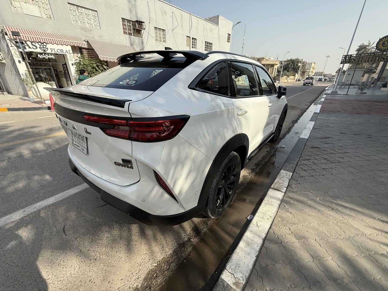 هافال H6 GT 2024 كفالة عامة 
السلام عليكم اخواني سيارة هافال H6 GT كفاله عامة 
و بعدها بالضمان (مليون كيلومتر أو 10 سنوات) و بالنسبة للمواصفات فول الفول الهافال معروفة بمواصفاتها و خاصتا ال GT 
رقم بغداد و السيارة حرة مو اقساط تحويل مباشر و السعر 32 مليون عراقي ما اتعامل بالدولار 

رقم الهاتف *********** 
مكان السيارة البصرة
