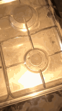 بعده بترابه حجي السلام عليكم طباخ اربع عيون مصري باب اول باله باله وليس مستخدم شغال كله ***********
