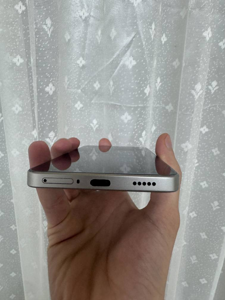 XIAOMI 14T 5G

⬅کامل ئەشیا و زۆر پاکو خاوێن
⬅ ڕام 12+12 و 256 گێگا 
⬅شاشەی سوپەر ئەمۆلیدو 144هێرت
⬅2سیم و ئیسیم 
⬅پاتری 5000و 67وات
⬅50 میگاپێکسل 📷video 4k 60 fps پۆترەیتی نایاب
➡pubg 120 fps
➡ip 68 دژە ئاو تا قوڵای ٢ مەتر 
⬅نرخی:249$
***********   📞 دخان, السليمانية
