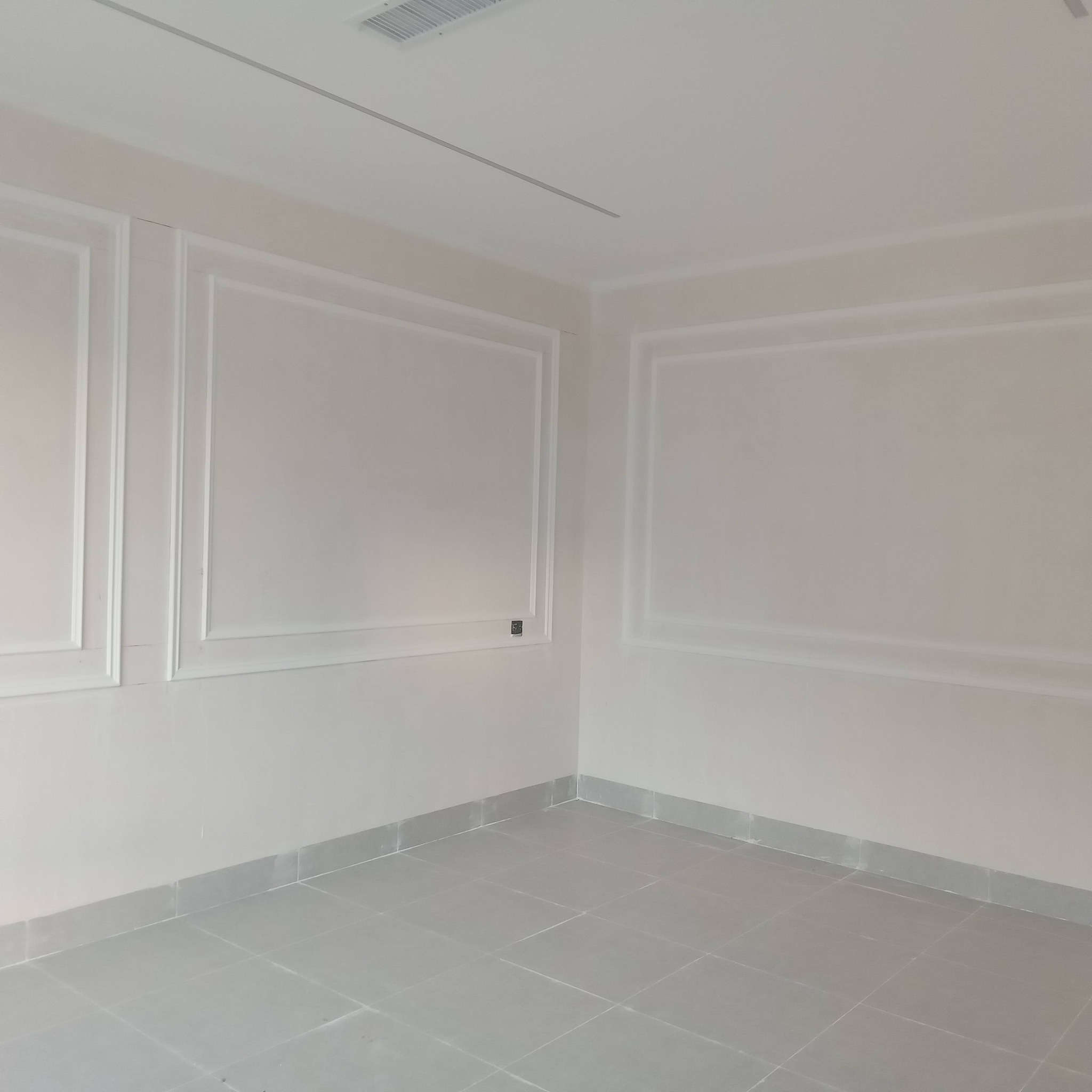 ئەم خانووە بۆ فرۆشتن لە بەکرەجۆی تازە
ڕووبەری خانووەکە 200 مەترە و ڕووی قیبلەیە
خانووەکە تازەیەو بەکار نەهاتووە
پێکهاتووە لە یەک نهۆم
بریتیە لە ژووری میوان و مەتبەخ و مساعید و 3 ژووری نووستن و موشتەمەلات
سەقفی خانووەکە مغریبیەو دەکتی موبەریدەی بۆ کراوە
نرخی ئەم خانووە 11 دەفتەر و 20 وەرەقەیە
بۆ زانیاری زیاتر پەیوەندی بکەن بە نووسینگەی نوێ بوونەوە ***********
