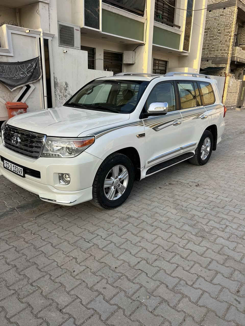 السلام عليكم لاندكروز 2010فول مواصفات فتحه بل سقف تحكم جهتين تشغيل عن بعد 6سلندر سيارة جدا نضيفه كير مكينه صدر تبريد كله جديد اي بي اس جديد داخل جلد بأسمي بيها 3قطع صبغ جاملغ وباب لي خلف سائق السعر 265 مكاني بغداد الحريه الدولعي ***********
