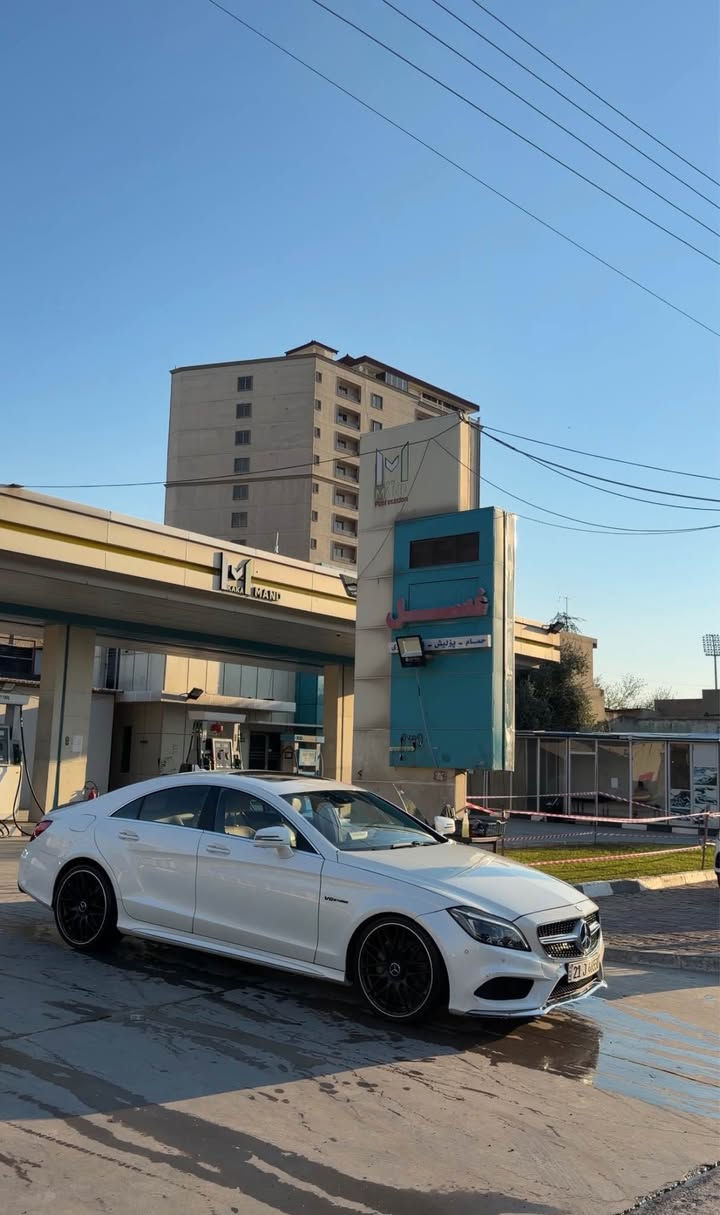 Cls400 2016 V6 3.0 Biturbo 
340hp
سیارة وکالة BCM خليجي 
ماشية فقط 44 میل 

ماكو أنظف من هاي الـ CLS بكل العراق.

• فول مواصفات (أعلى فئة)

Rolls-Royce Alcantara سقف داخلي (2000$) 

(Carbon Fiber Diffuser) دفيوزر كاربون فايبر
AMG Wheels ويلات
AMG Exhaust كزوز

مکان السیارة: اربیل

Whatsapp: *********** أربيل, العراق
