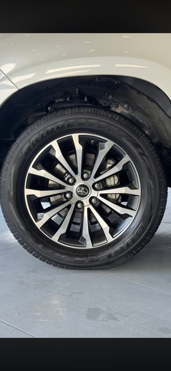 بيع مستعجل او مراوس بجمسي
سياره برادو 2022 vx فول مواصفات الفئة الاعلى الباب الاول دبل ماوس

اربع كامرات السيارة  360 درجة 

كشنات الامامية والخلفيه كهربائية 

كراسي السائق والراكب تدفئه وتبريد

ماشيه 50 الف كم

مكفوله من الصبغ والبارد 

باسمي السنويه تريد تحويل ثاني يوم 

الرقم اربيل جديد

مواصفات vx 

1_تحكم ستيرن جهتين 

2_كشنات كهرباء

3_تبريد كشنات 

4_ستيرن كهرباء

5_لايت متحرك

6_لدات ابواب 

7_اضاءه ترحيبيه 

8_سلايد دروف

9_ انضمة قياده ثلاثه ( ايكو نورمل سبورت ) 

10_ سماعات JBL 

11_ كشنات الخلفيه كهرباء

12_سستم ايرباك كامل 

13_ تشغيل بعد

14_اربع كامرات 

15_انضمة الطرق الوعره 

16_حساس امامي خلفي

17_خرائط

18_شفتات ستيرن 

19_ثلاجه وسطيه

شاشه JBL 

السعر 45 بيع مستعجل 

للاستفسار اتصال ***********
