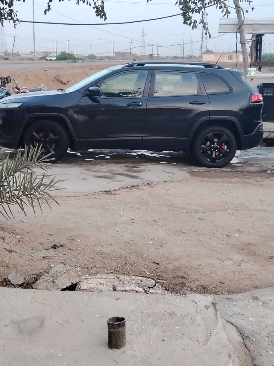 جيب بزون 2016 سياره حلوه جازه الخير حداديه اماميه خلفيه تخم تاير
تبريد ثلج تدفه كير 9  مكينه جاهزه سياره مجهزه يعني ماتصرف عليه  وحدثه سرقه مثل ماموجود بل صورها
السعر 104 وبيه مجال حك الجيه ***********
