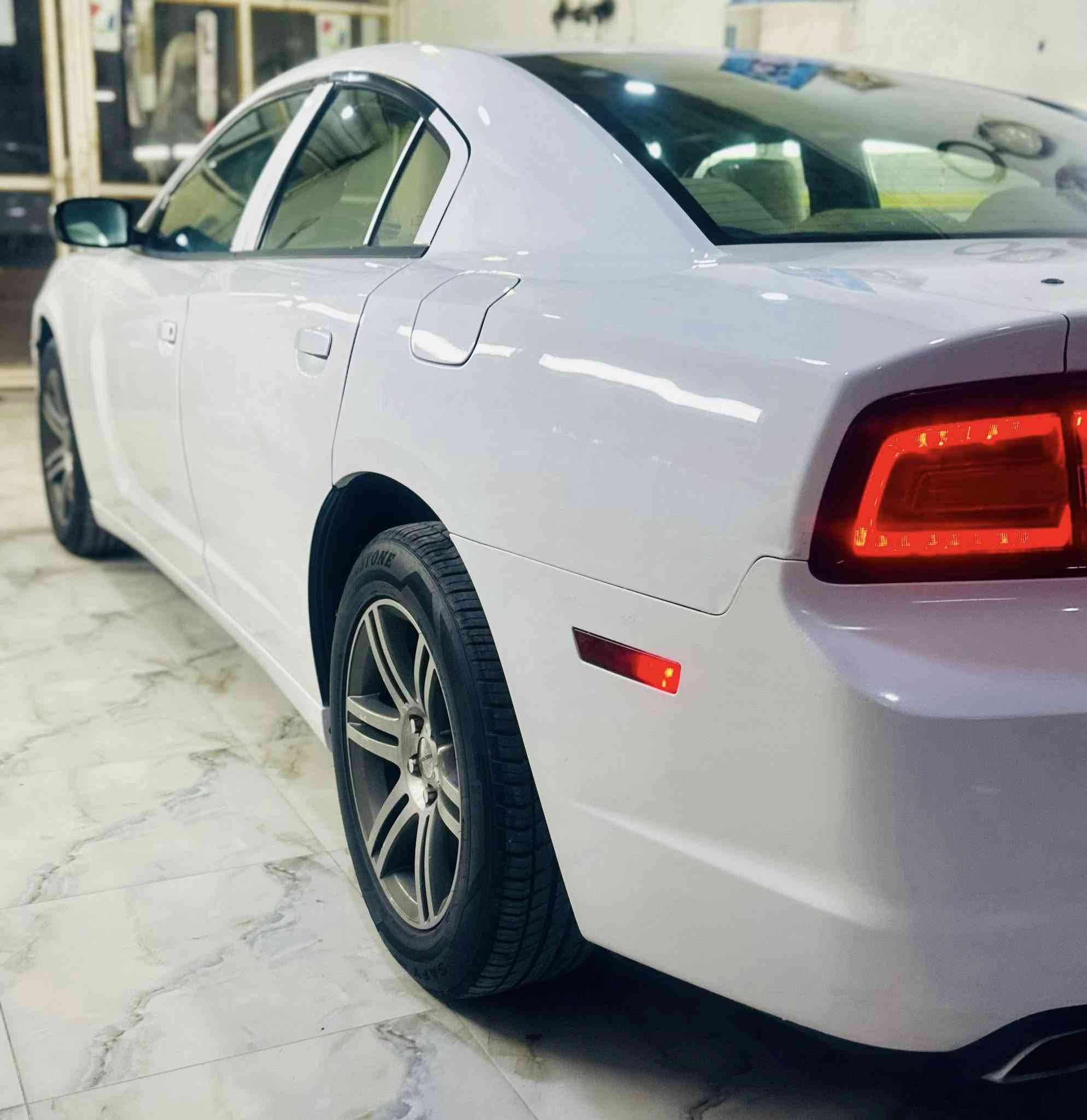 يا الله 
سلام عليكم 
دودج جارجر مديل 2013
رقم بصره سنويه جديده هزة جديده رقم جديد انكليزي تحويل ثاني يوم 
مواصفات شاشه كير عصا.كامره  مكينه 3600 V6 ويل 18 خليجي
(سياره كفاله عامه من ضربه وصبغ وفتح وتبديل )سياره كارتون جديده كلش حداده تخم تاير جاهزه مجهزه 
(مكان البصرة قضاء القرنه)
(سعر 180 بيها مجال قليل لشراي بدون كسران بل سعر الي مايعجبه منشور يعبره )
رقم هاتف/(واتساب او اتصل)
***********
