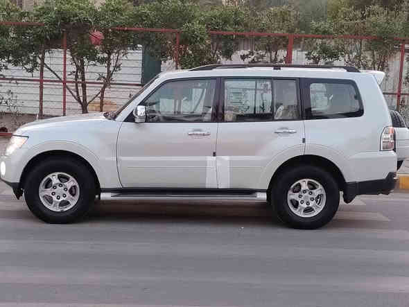 السلام عليكم احبتي باجيرو خليجي ٢٠٠٨ مكفولة من الصبغ والتبديل رقم بغداد فول مواصفات للاخير عدا الدمام ضايفلها منضومة غاز
مكينة على وضع الشركة مامفتوحة 
ماشية ١٥٨ ألف فقط 
تخم تاير جديد تدفئة تبريد شغال بلادية ماملعوب بيها نهائيأ ٦ سلندر ٣٠٠٠ 
فور ويل/مري شفط/٧راكب/٣قطع تبريد /زراك لايت/لايت زنون بلادي /كشن كهرباء وتدفئة 
السيارة مال جناي وبالعافية علي الي تكون من نصيبة
ملاحظة بيها كم حالوبه بالقماره والبنيد اله تركز بيهن يله يبين  
السعر ١٢٨ $بغداد المشتل نهاية المعلمين
***********
***********
