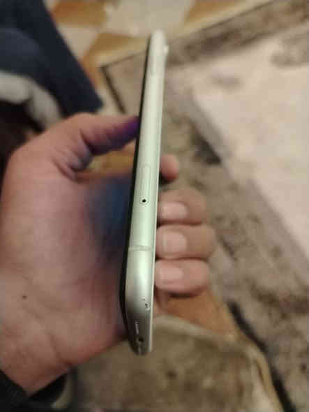 سلام عليكم آيفون اكس آر ذاكرة 64بطارية 76شحنة حلو ما مبدل اي شي ولا بي اي خلل جهاز نضيف السعر 150وبيً مجال قليل مكاني حي اور رقم ***********
